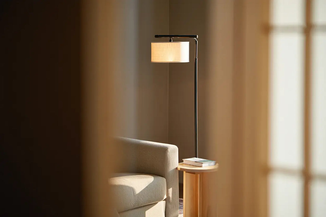 Lampadaire sur pied : luminaire design pour salon